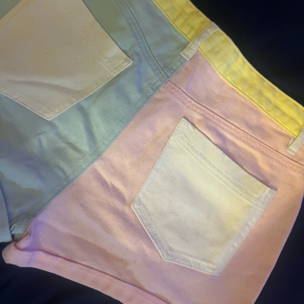 3For$8 Pastel ColorBlock Shorts - Picture 2 of 4
